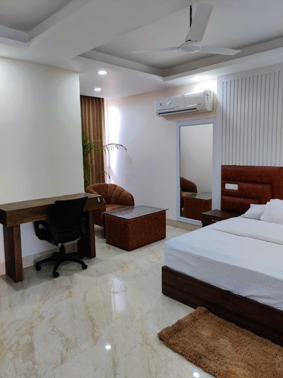 Hotel Maira Дехрадун Экстерьер фото