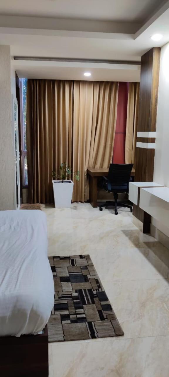 Hotel Maira Дехрадун Экстерьер фото