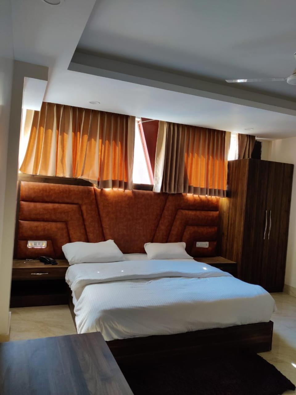 Hotel Maira Дехрадун Экстерьер фото